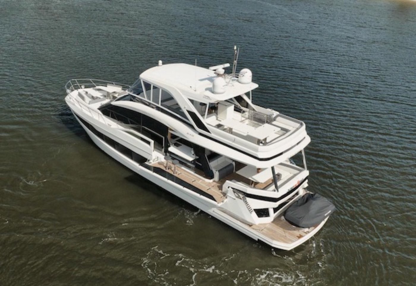 Galeon 70' — photo 6