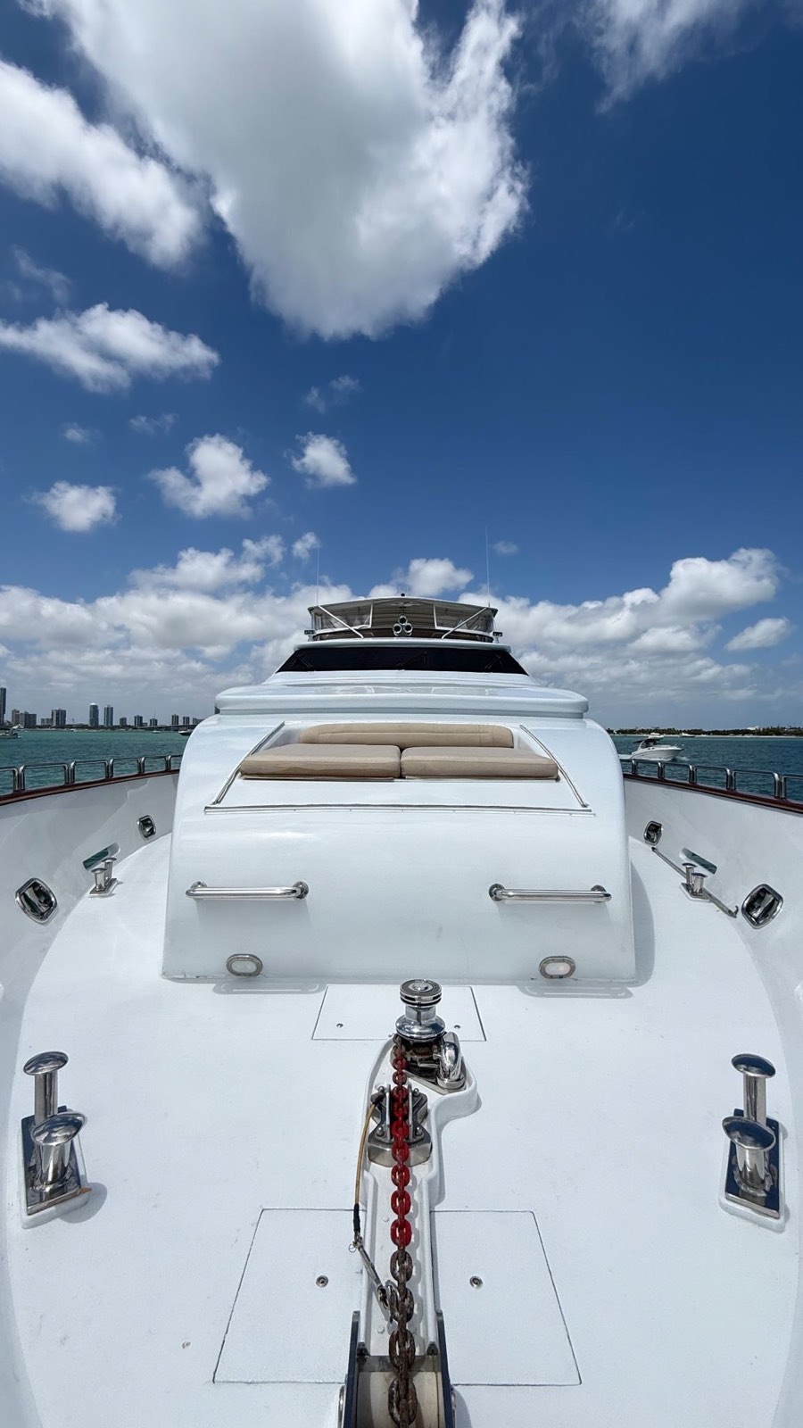 105 ft Motor Yacht — photo 3