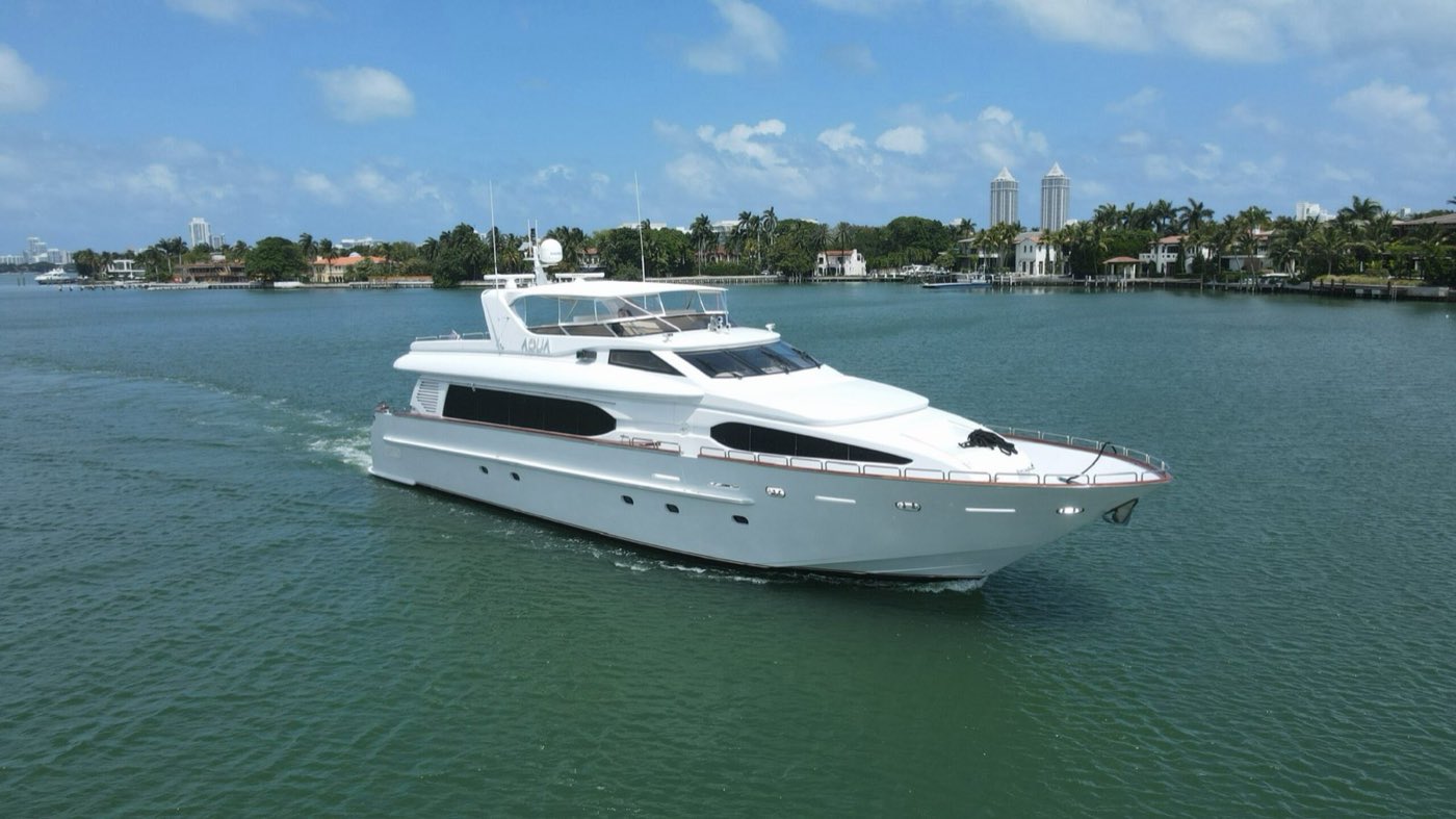 105 ft Motor Yacht — photo 4