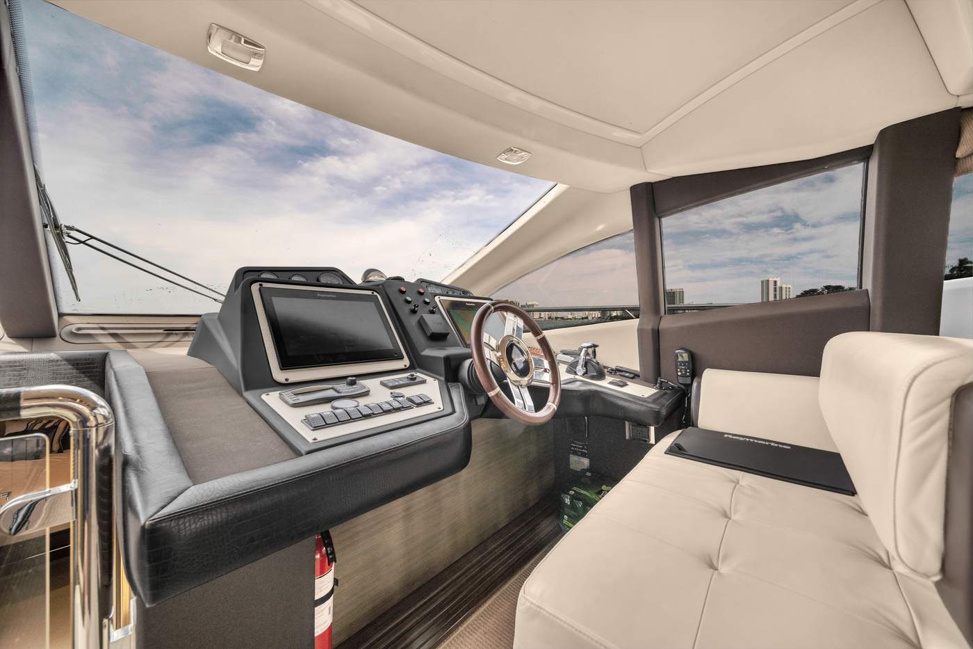 Azimut 64' — photo 6