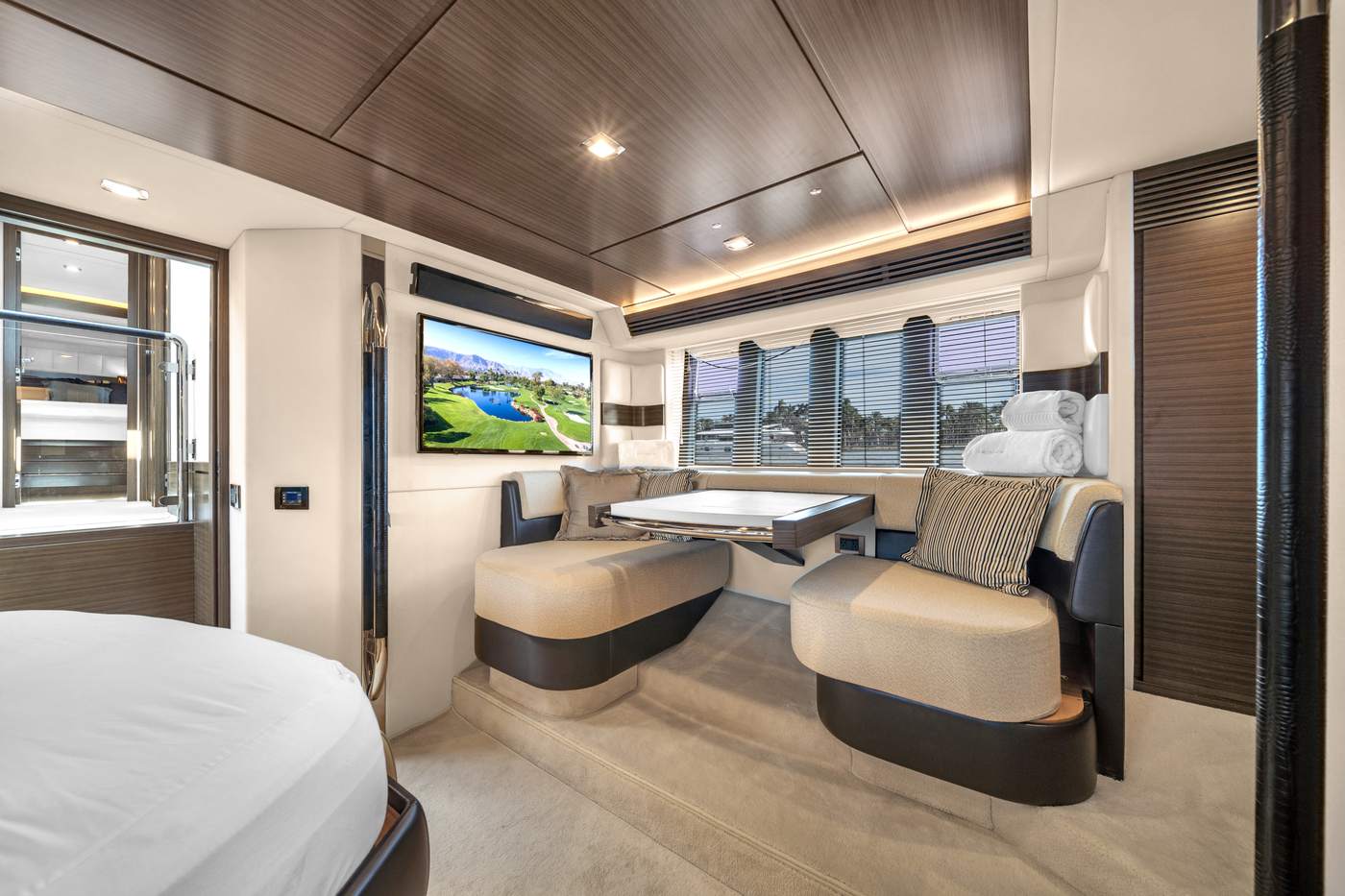 Azimut 64' — photo 7