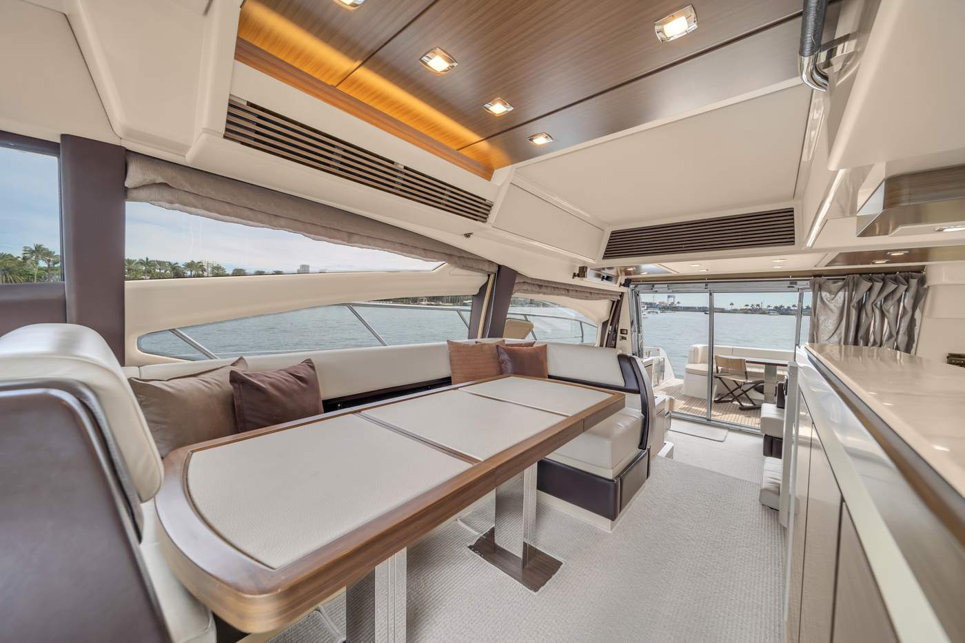 Azimut 64' — photo 10