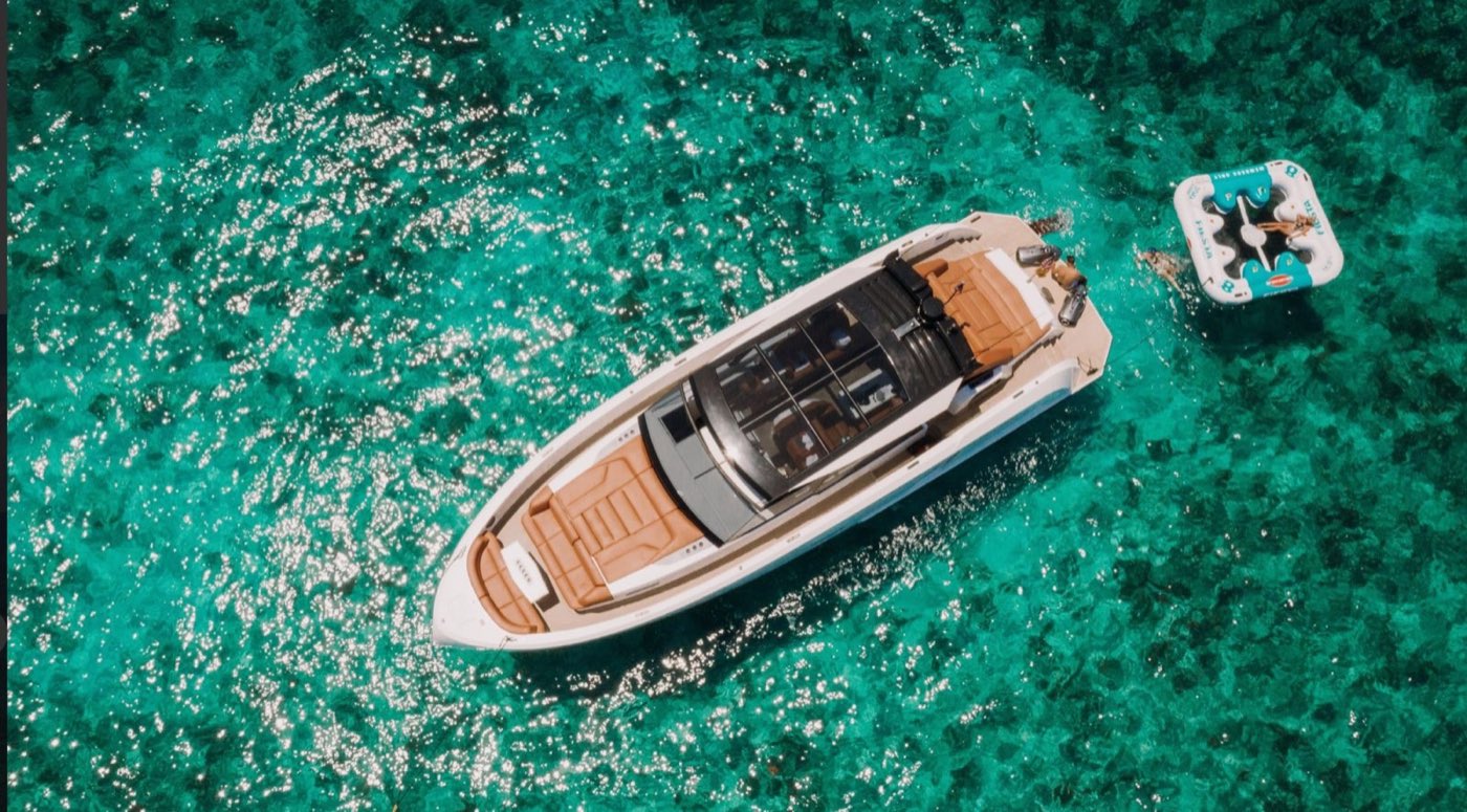 Vanquish 58' — photo 5