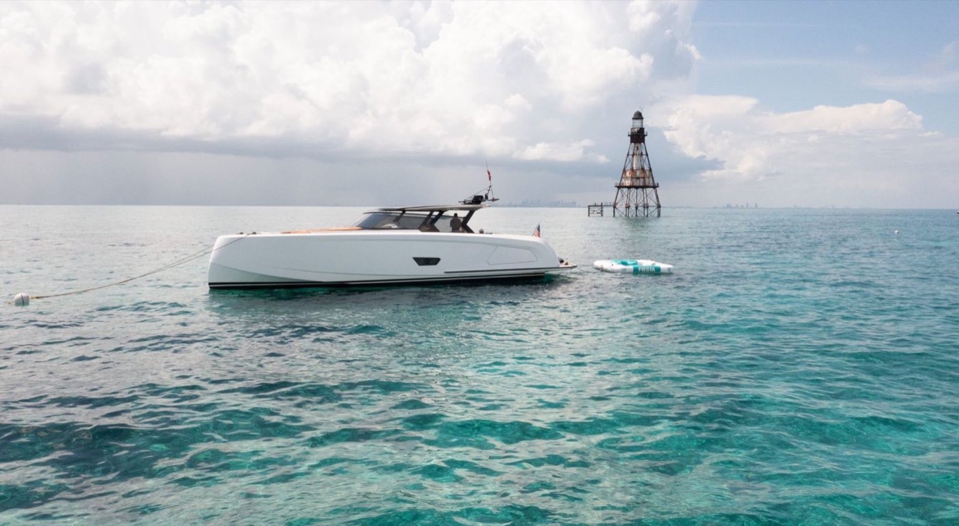 Vanquish 58' — photo 6